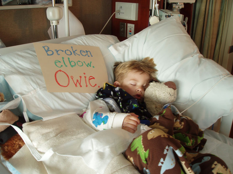 hunter-hayes-broken-elbow